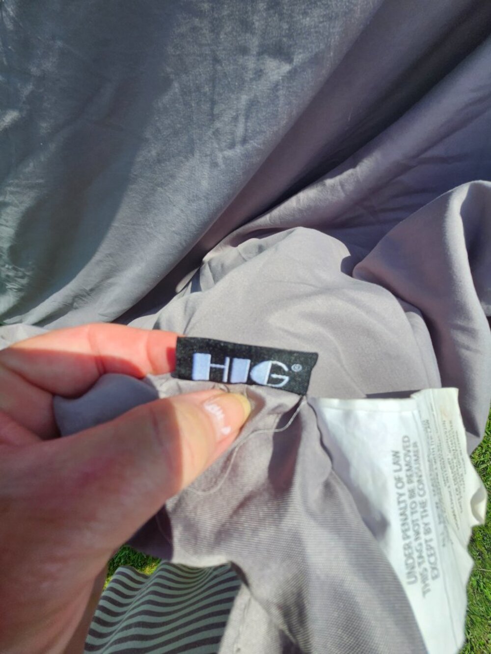 HIG queen comforter & matching shams 90" x 92" - Picture 5 of 15